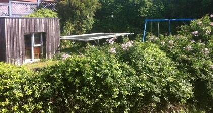 Spacious - Sleeps 5 plus baby and pets. Wonderful Views.