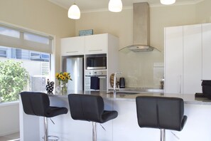 Frigorífic, microones, forn i rentaplats 