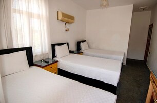 Minibar, free WiFi, bed sheets