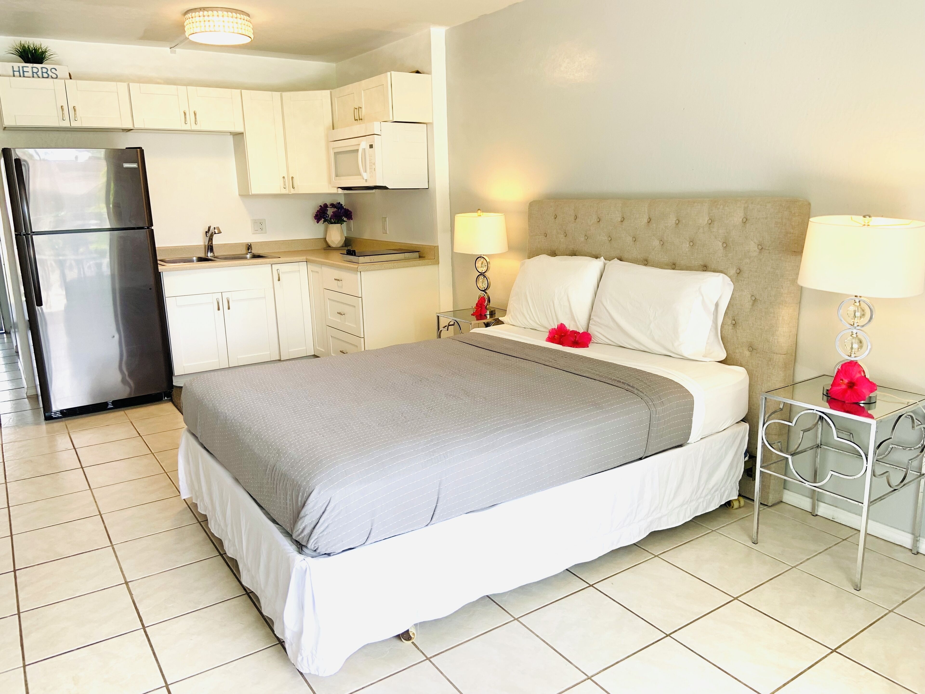 Caja de seguridad en la habitación y escritorio 