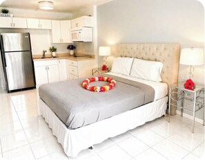 Caja de seguridad en la habitación y escritorio 