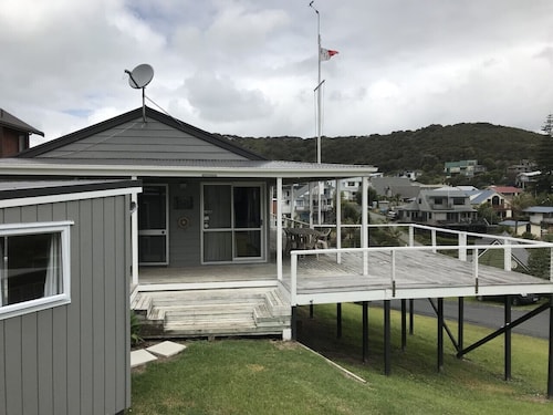 Superb sea views with excellent beach location