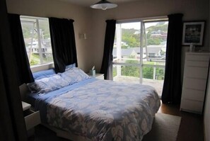 2 bedrooms, iron/ironing board, free WiFi