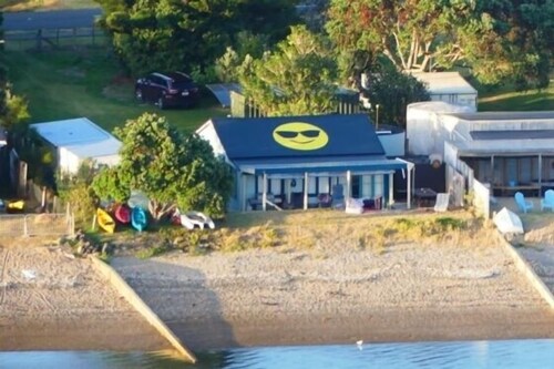 Entspannendes Strandhaus am Wasser - Große Terrassen mit großartigem Fluss im Innen- und Außenbereich