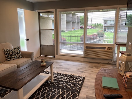 Interior. Capital City Condo #6 close to Interstate, Water Park, Restaurants and Shopping.