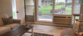 Capital City Condo #6 close to Interstate, Water Park, Restaurants and Shopping.