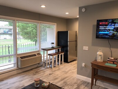 Capital City Condo #6 close to Interstate, Water Park, Restaurants and Shopping.