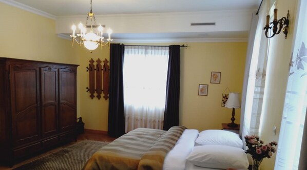 1 間臥室、高級寢具、記憶床墊、客房內保險箱