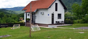 克里茲馬尼克公寓及客房飯店