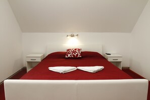 Apartment, 2 Schlafzimmer, Hügelblick | Zimmersafe, kostenlose Babybetten, kostenloses WLAN, Bettwäsche