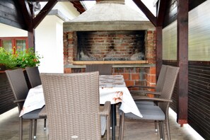 BBQ/picnic Area - Apartments and Rooms Krizmanic (Plitvicka Jezera)