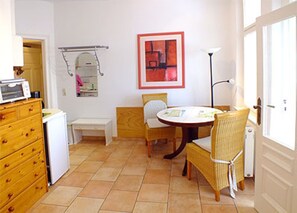 Dining - Holiday and conference house Mutabor, in the resort, quiet, close to the beach, shops, pub (Seebad Ahlbeck)