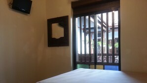 Unclassified image, 2 of 30, button - River View Guest House Melaka - Hostel (Malacca City)