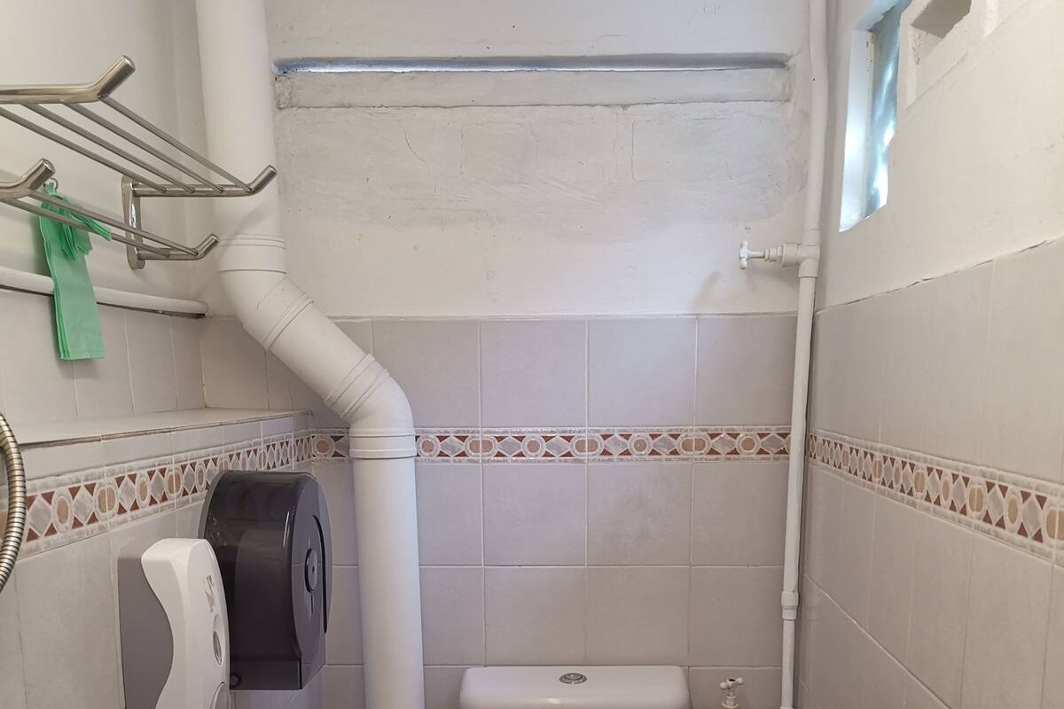 Shower, towels
