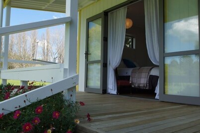 Northala Cottage; your private self-contained home - FREE Wi-Fi