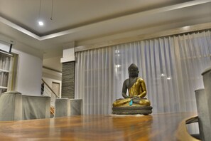 Comfort Villa | In-room dining