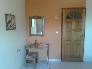 Interior - Beautiful Castro Kerame apartment (Κεραμες)