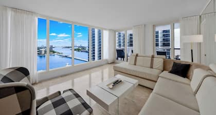 Bay Overlooking Condo With Balcony