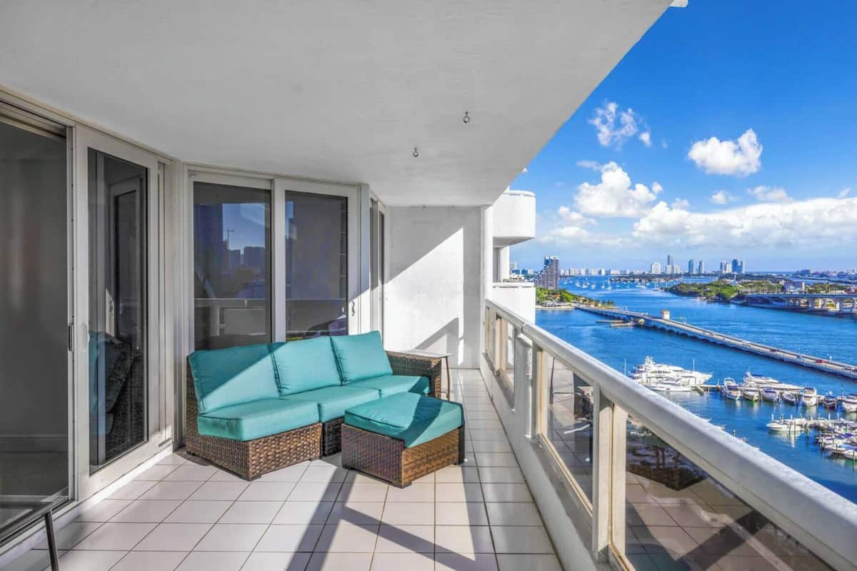 Deluxe appartement, 3 slaapkamers, uitzicht op de baai | Uitzicht vanaf balkon