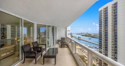 Bay Overlooking Condo With Balcony
