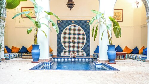 Riad Le Dromadaire Bleu by Weekome