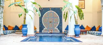 Riad Le Dromadaire Bleu by Weekome