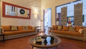 Interior - Cartagena, Casa Amor Luxury & Chic. Wall City. (Cartagena)