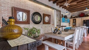 Dining - Cartagena, Casa Amor Luxury & Chic. Wall City. (Cartagena)