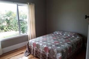 3 chambres, fer et planche à repasser