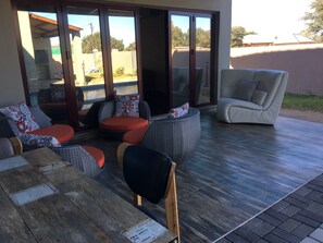 Terrace/patio - Kanyi Guest House (Palapye)