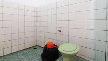 Superior Room | Bathroom | Shower, towels