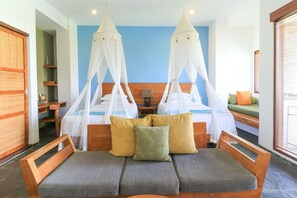 Twin Room with Shower | Minibar, in-room safe, desk, iron/ironing board - Tegal Sari Accomodation (Ubud)