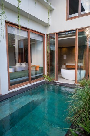 Villa with pool view #11 | 露台