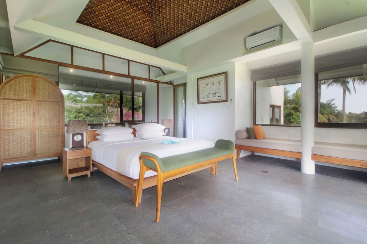 Villa Upstairs with Balcony #12