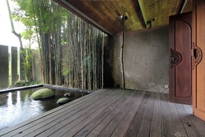 Villa with pool view #11 | 客房景观