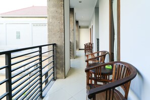 Standard Twin Room | Desk, free WiFi, bed sheets
