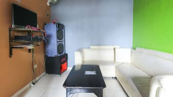 Superior Room | Living room | LED TV, DVD player