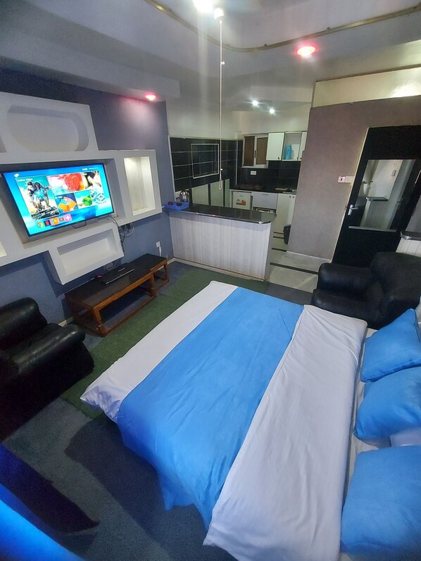 Studio Deluxe | Bộ đồ giường cao cấp, nệm cao su hoạt tính (memory foam)