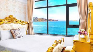 Classic Apartment, 2 Bedrooms, Ocean View, Beachfront | 2 bedrooms, premium bedding, down comforters, memory foam beds