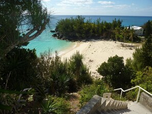 Beach nearby - Location! Location! SUMMER SAVINGS at 5 Cross Bay Estate, next to Horseshoe Bay (5 Cross Bay Road)