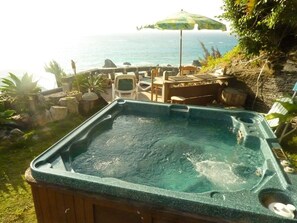 Outdoor spa tub - LOCATION! LOCATION! - Whispering Waves Apt, at Cross Bay Private Estate & Beach (5 Cross Bay Road)