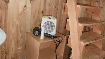Kabin | Kamar mandi | Shower dan handuk