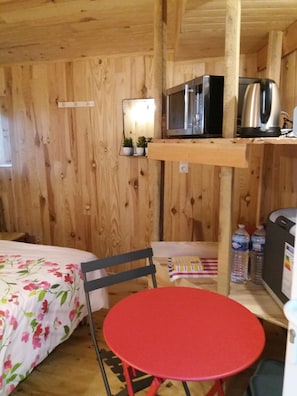 Cabin | Private kitchen | Fridge, microwave, electric kettle, cookware/dishes/utensils