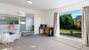 4 Schlafzimmer, BĂŒgeleisen/BĂŒgelbrett, WLAN