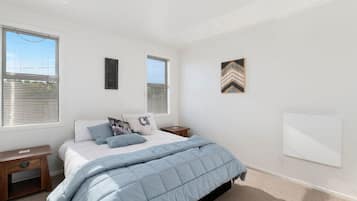 4 bedrooms, iron/ironing board, WiFi