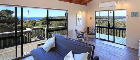 Téléviseur, bureau