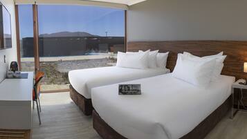 Quarto, 2 camas de solteiro, para não fumantes | Escrivaninha, espaço de trabalho para notebook