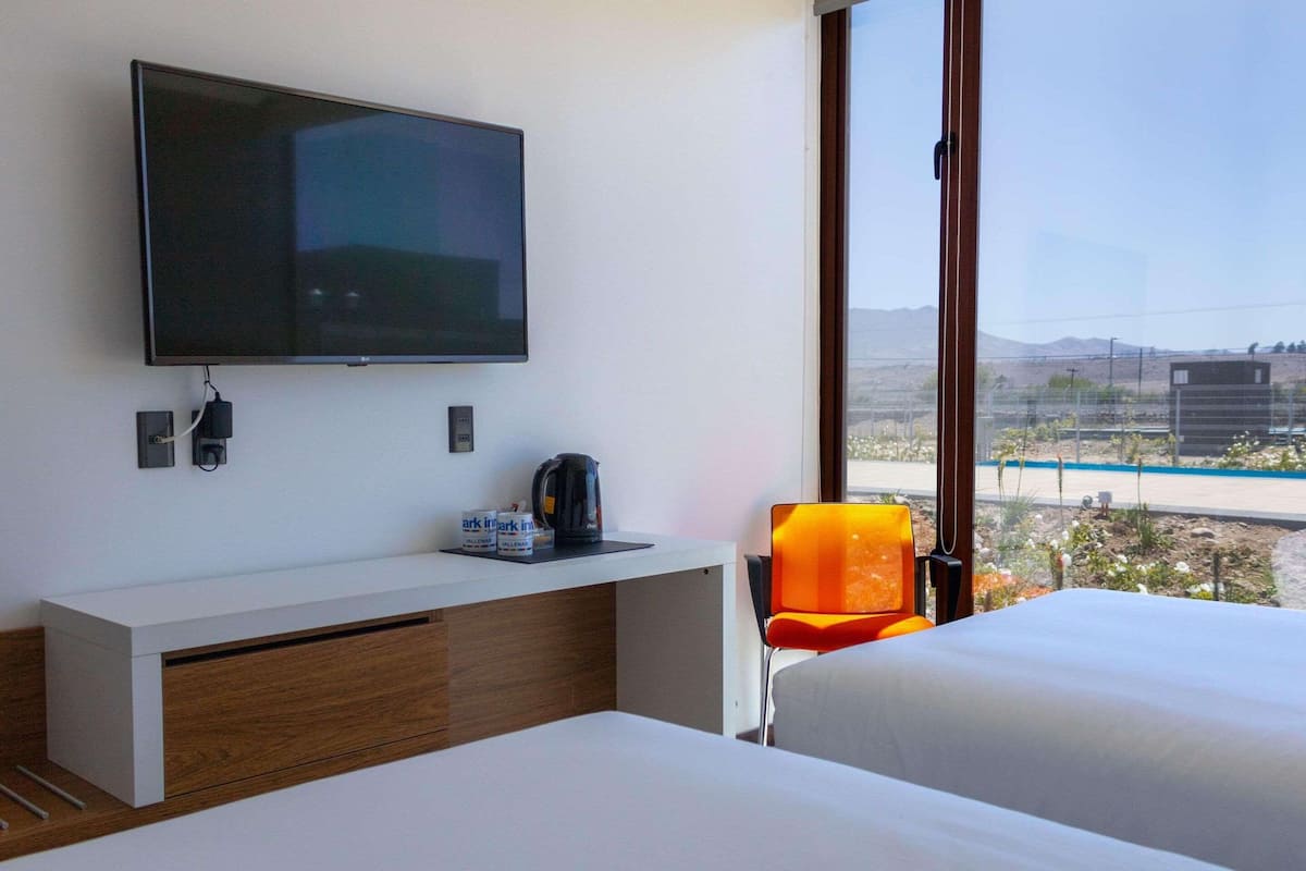 Desk, laptop workspace, iron/ironing board, free WiFi
