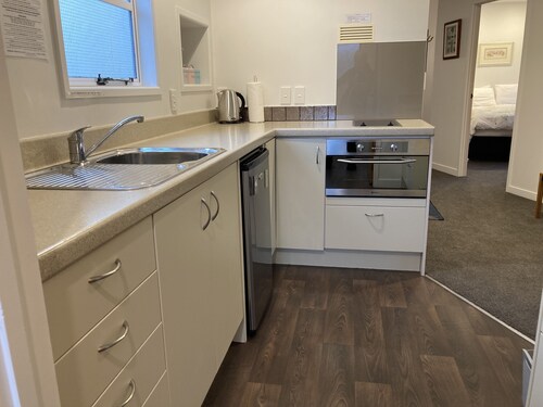 Heart of Russell Apartment - Russell Apartment