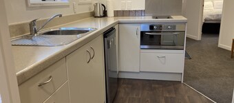 Heart of Russell Apartment - Russell Apartment